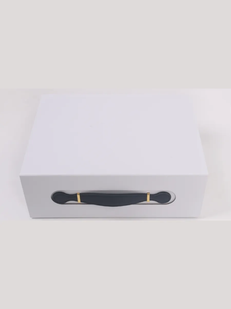 Коробка Квадратная Белая 28.2*20.2*9.2 Z236-5D